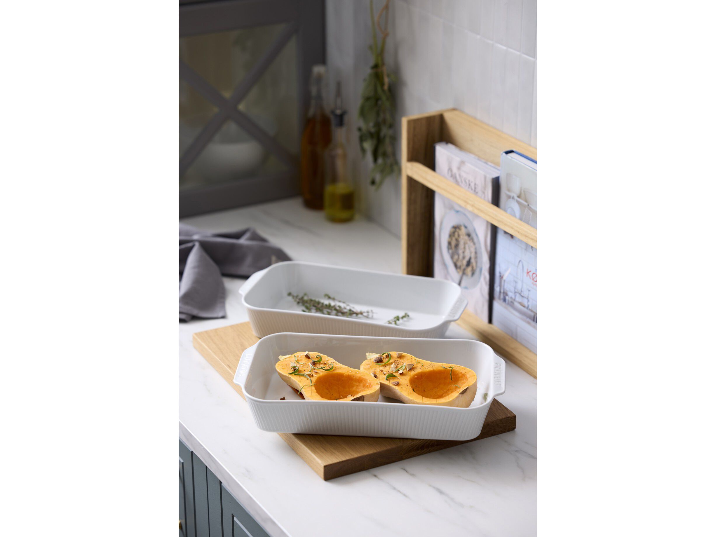 Fatsett dypt Pliss&eacute; 35 x 19 cm + 38 x 21 cm 2 stk. Hvit