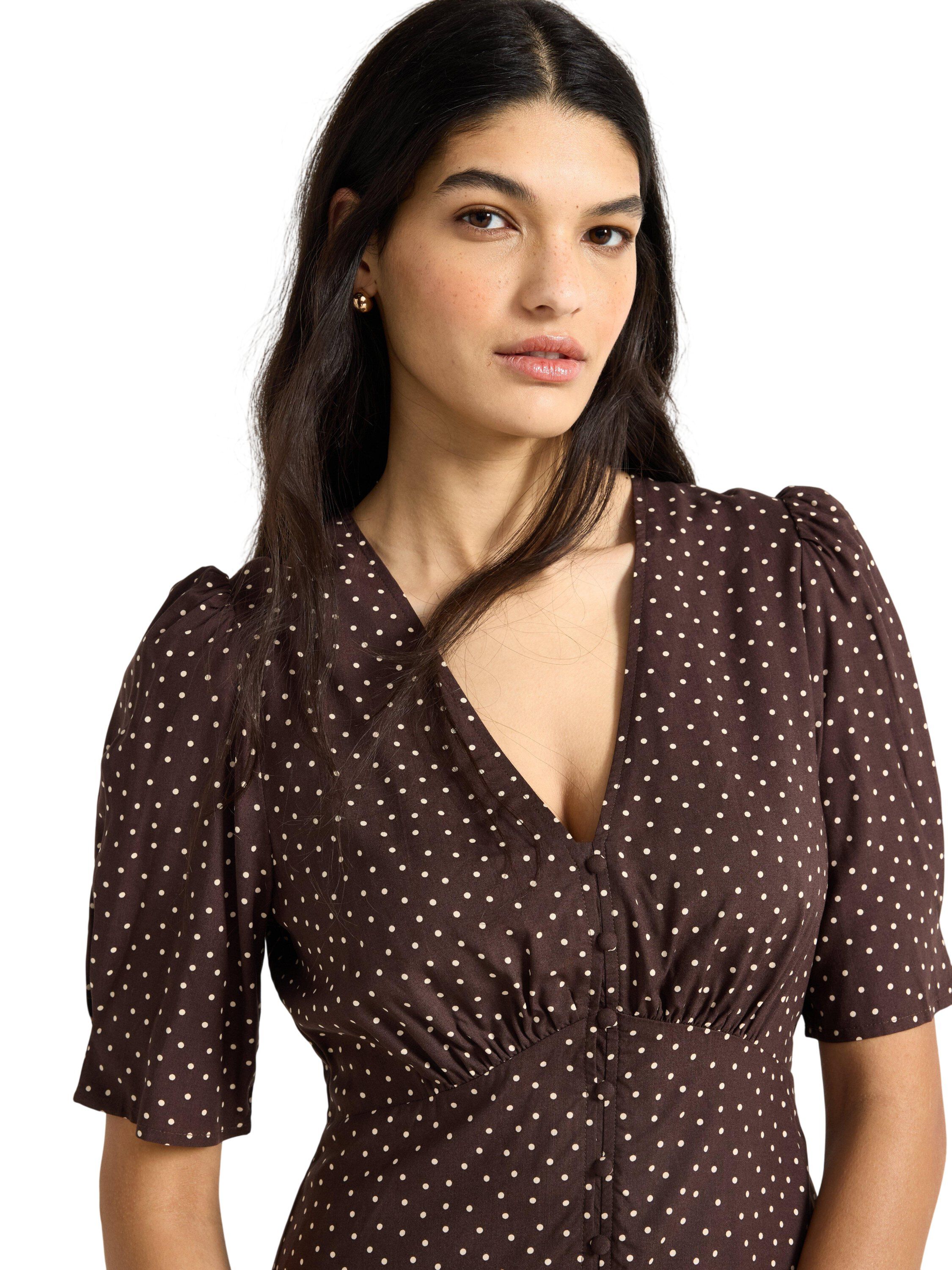 Midi dress with short, puff sleeves