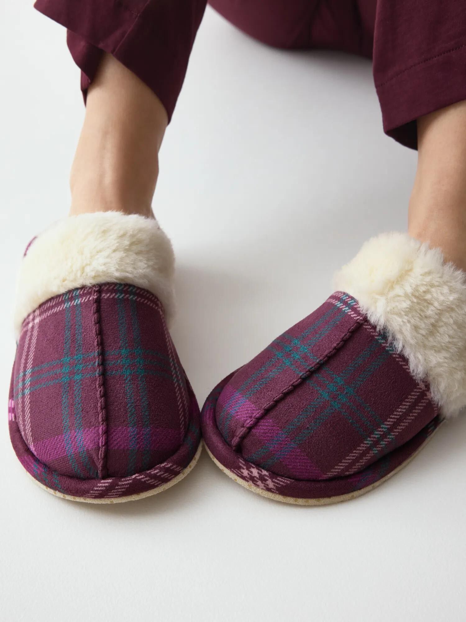 Accessories Slipper 03
