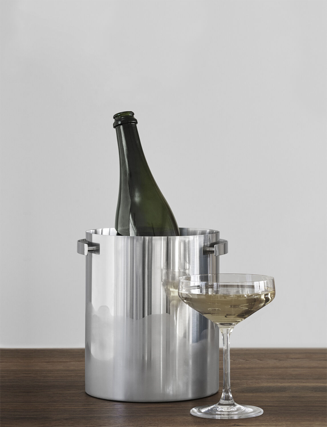 Arne Jacobsen champagne kj&oslash;ler steel