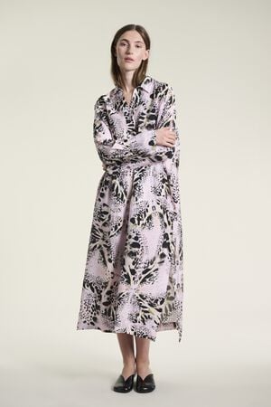 Tsuki kjole med v-hals