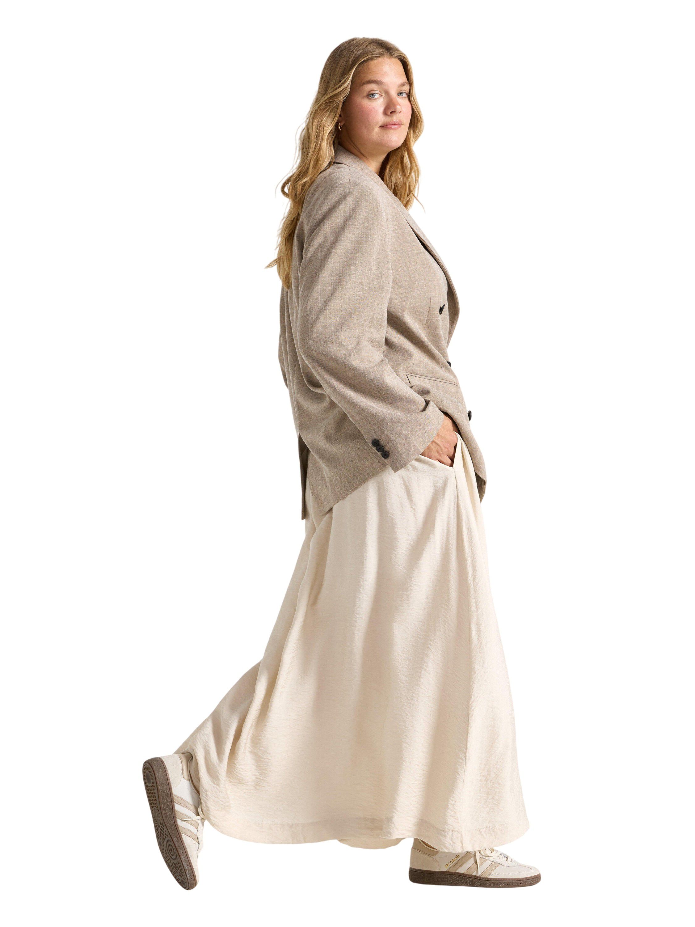 Woven maxi skirt in viscose with a