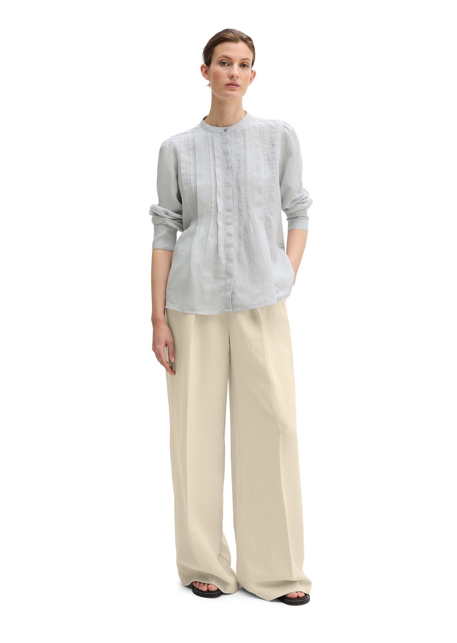 Blouse, flared shape, pleat details