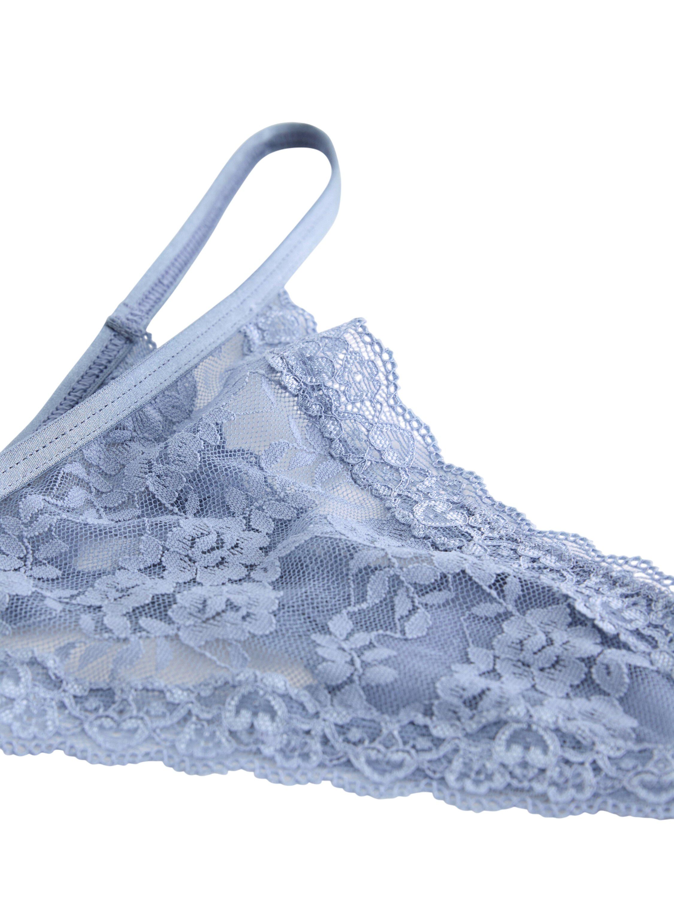 A low waist thong made in floral la