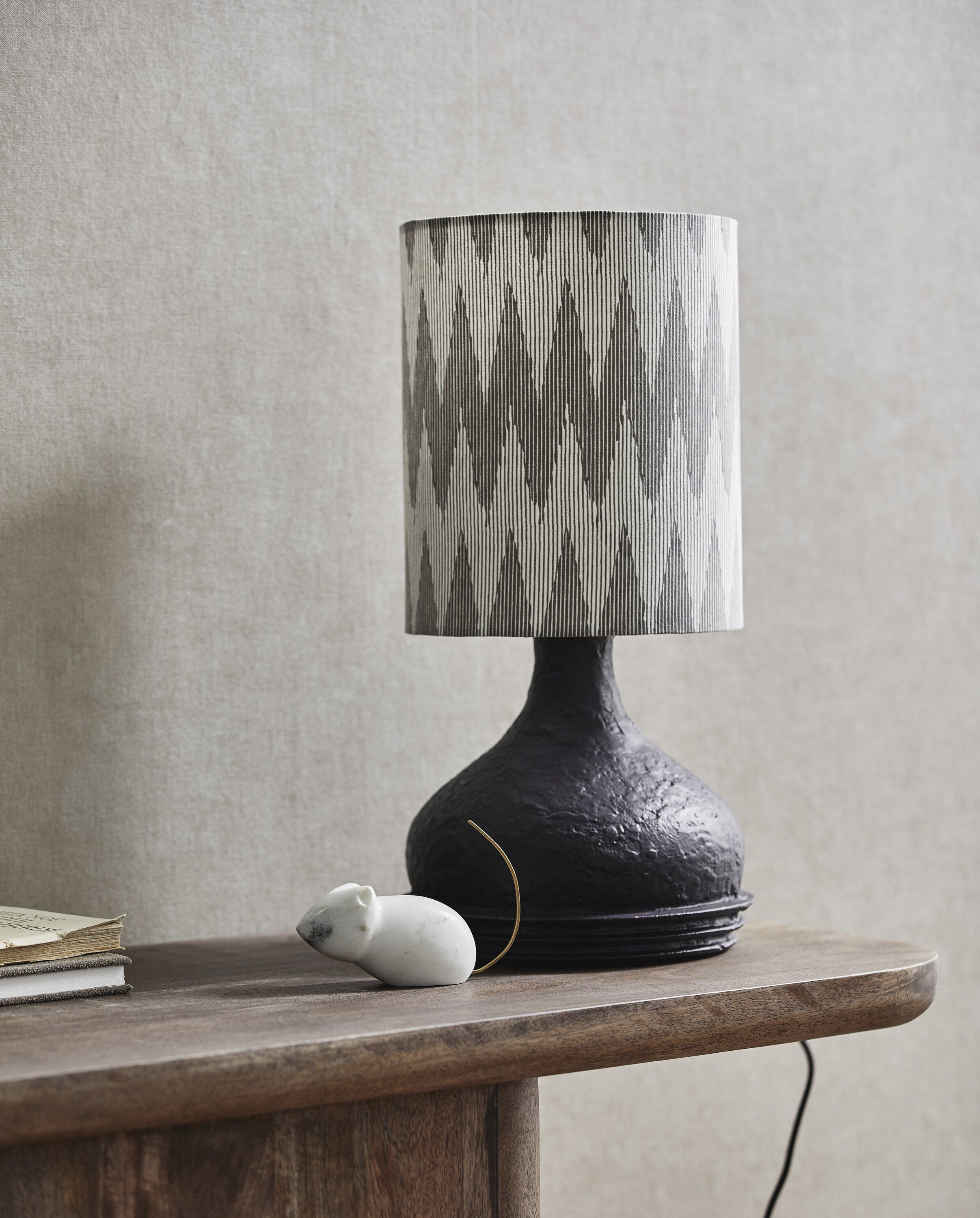 ARITO table lamp - black
