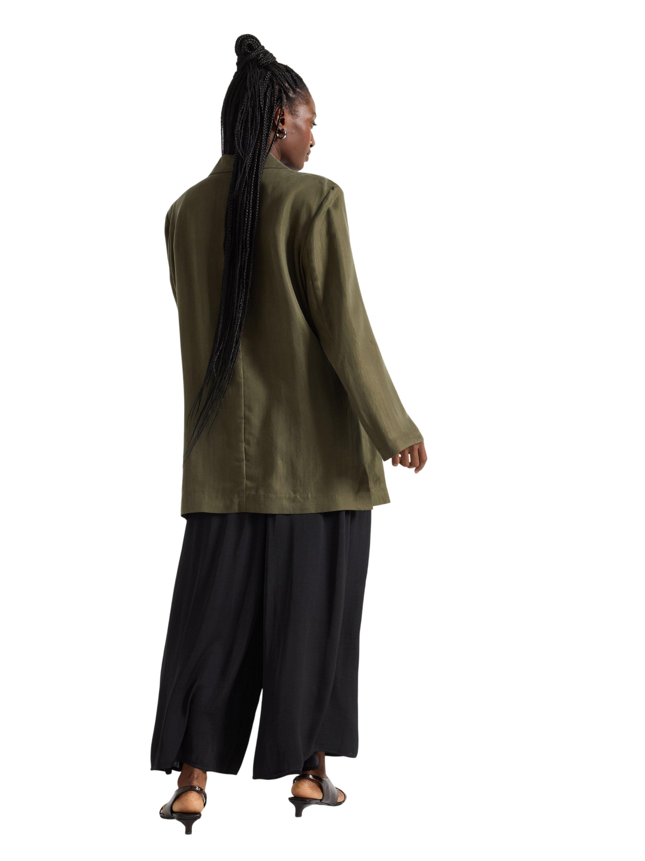 Komfortable bukser med vid, b&oslash;lget