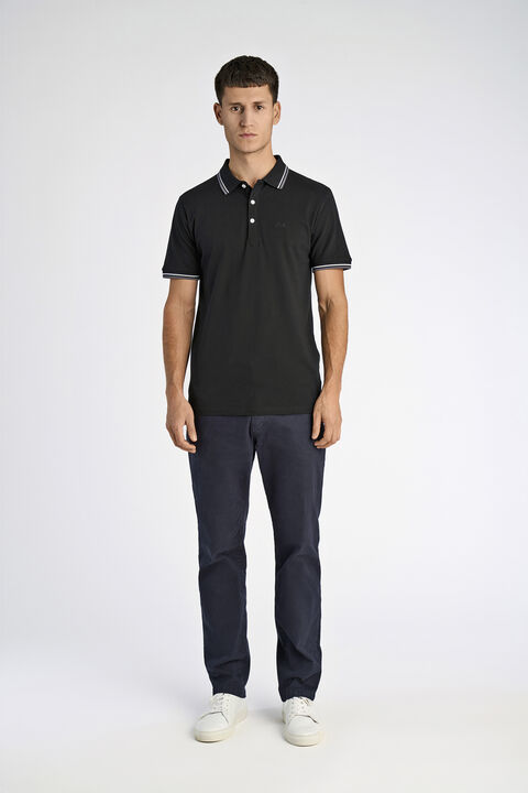 Polo shirt w. contrast piping