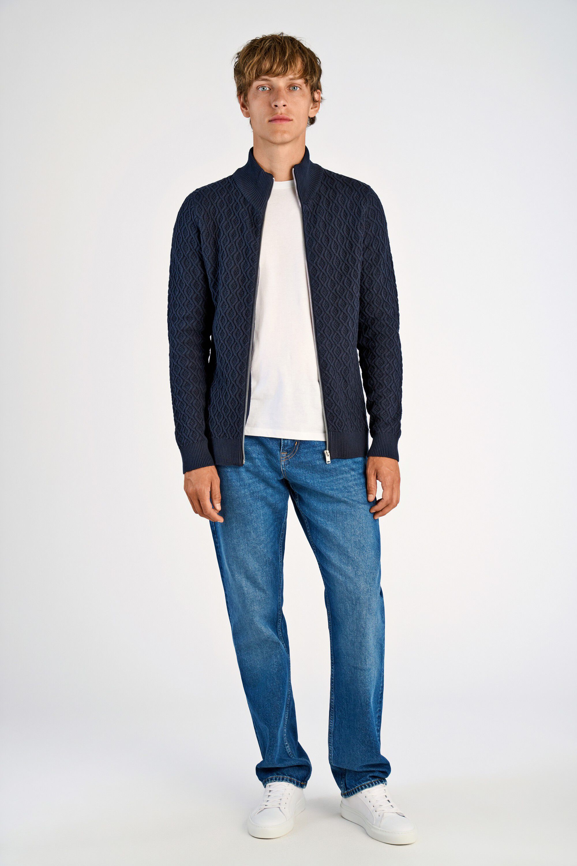 Recycle structure full zip