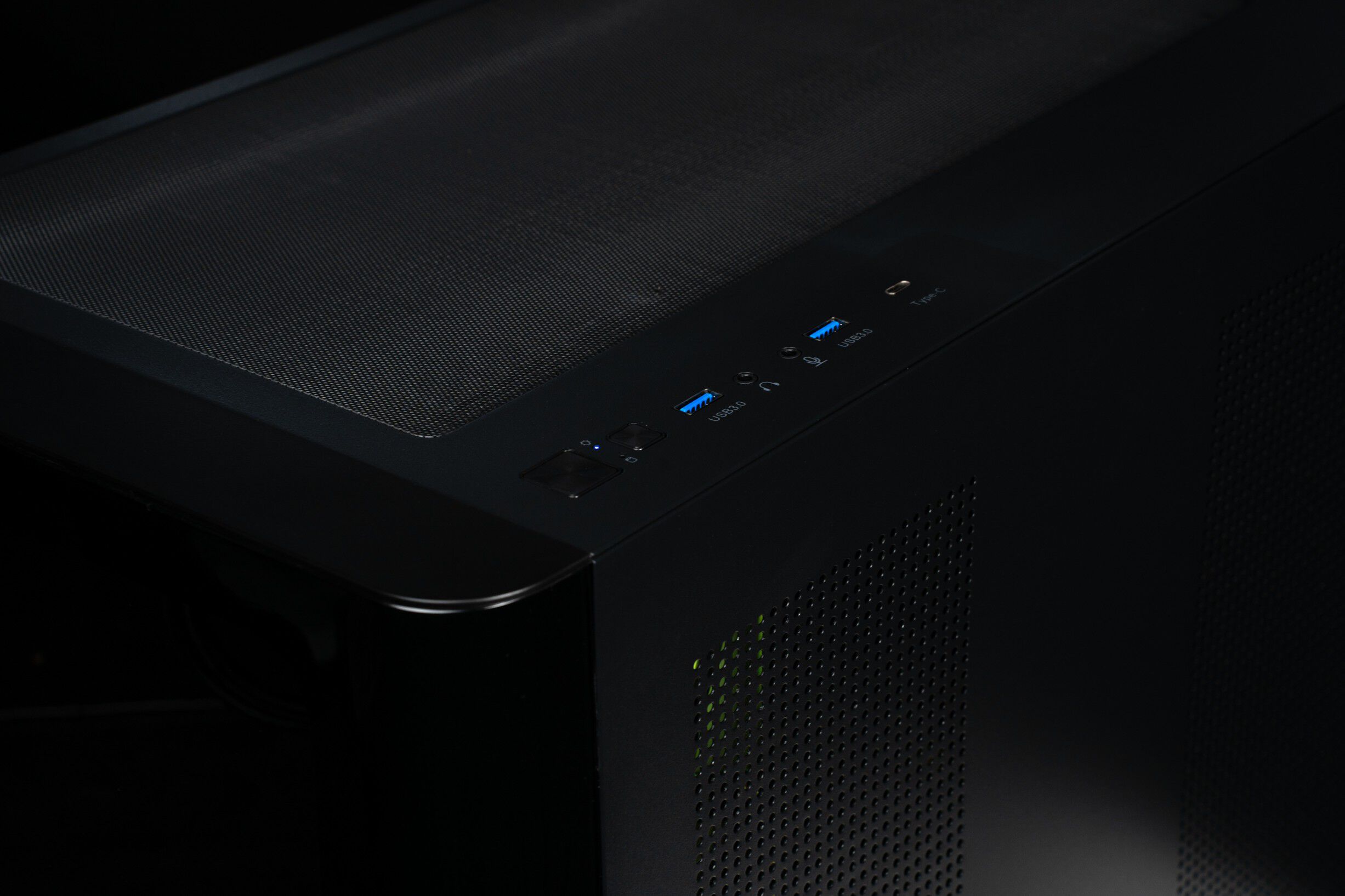 RGBeast Mini R500 - 9060XT Gaming PC