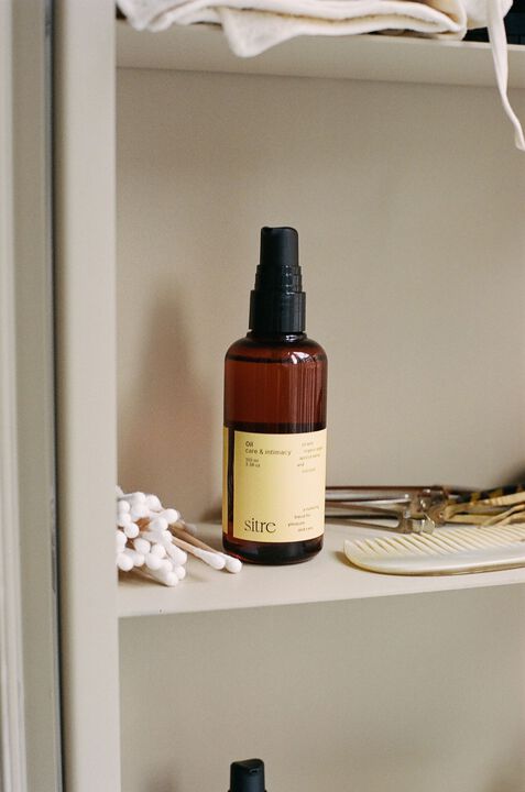 Oil - care & intimacy