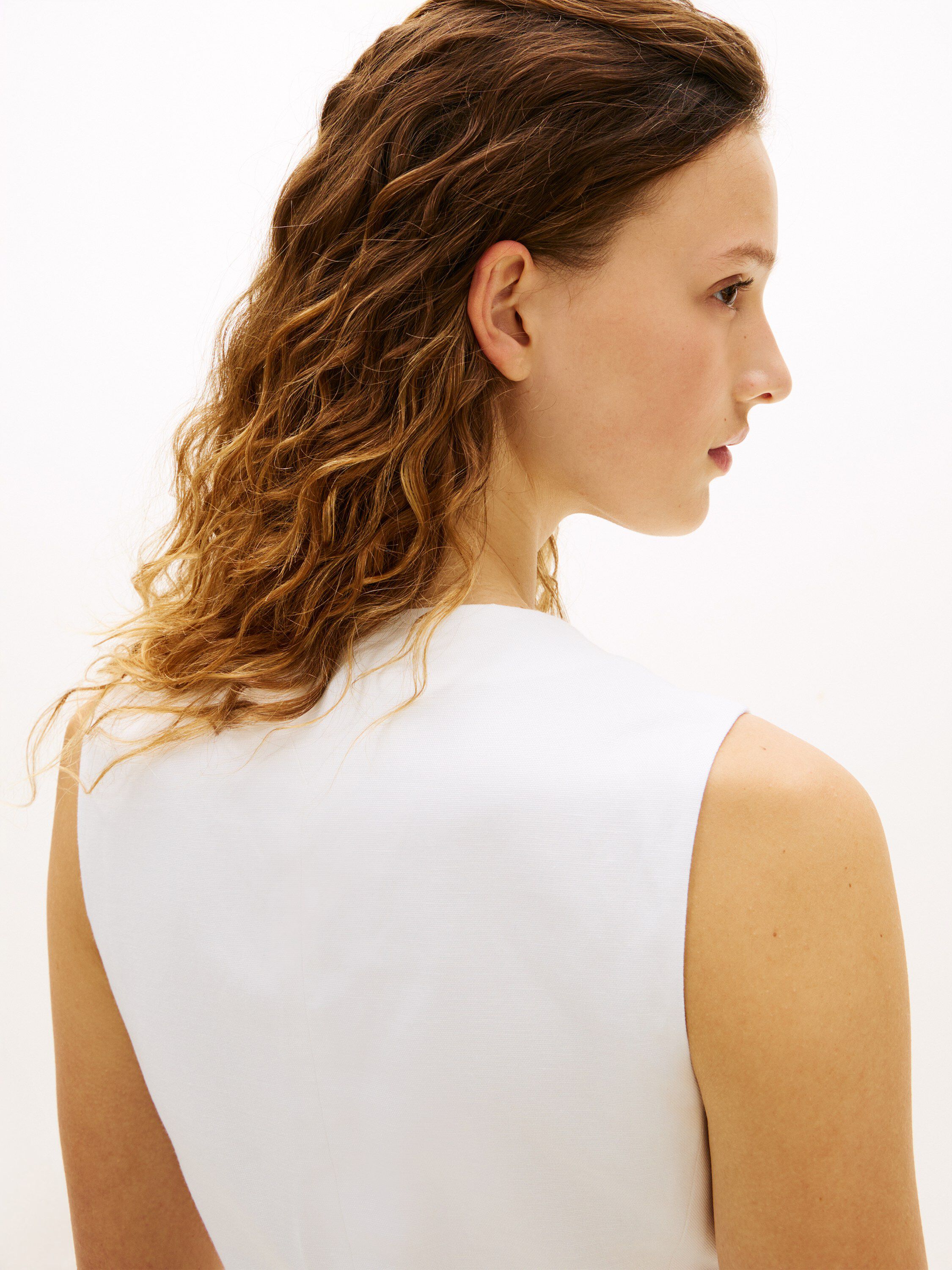 Gold-Tone Button Linen Blend Slim Waistcoat