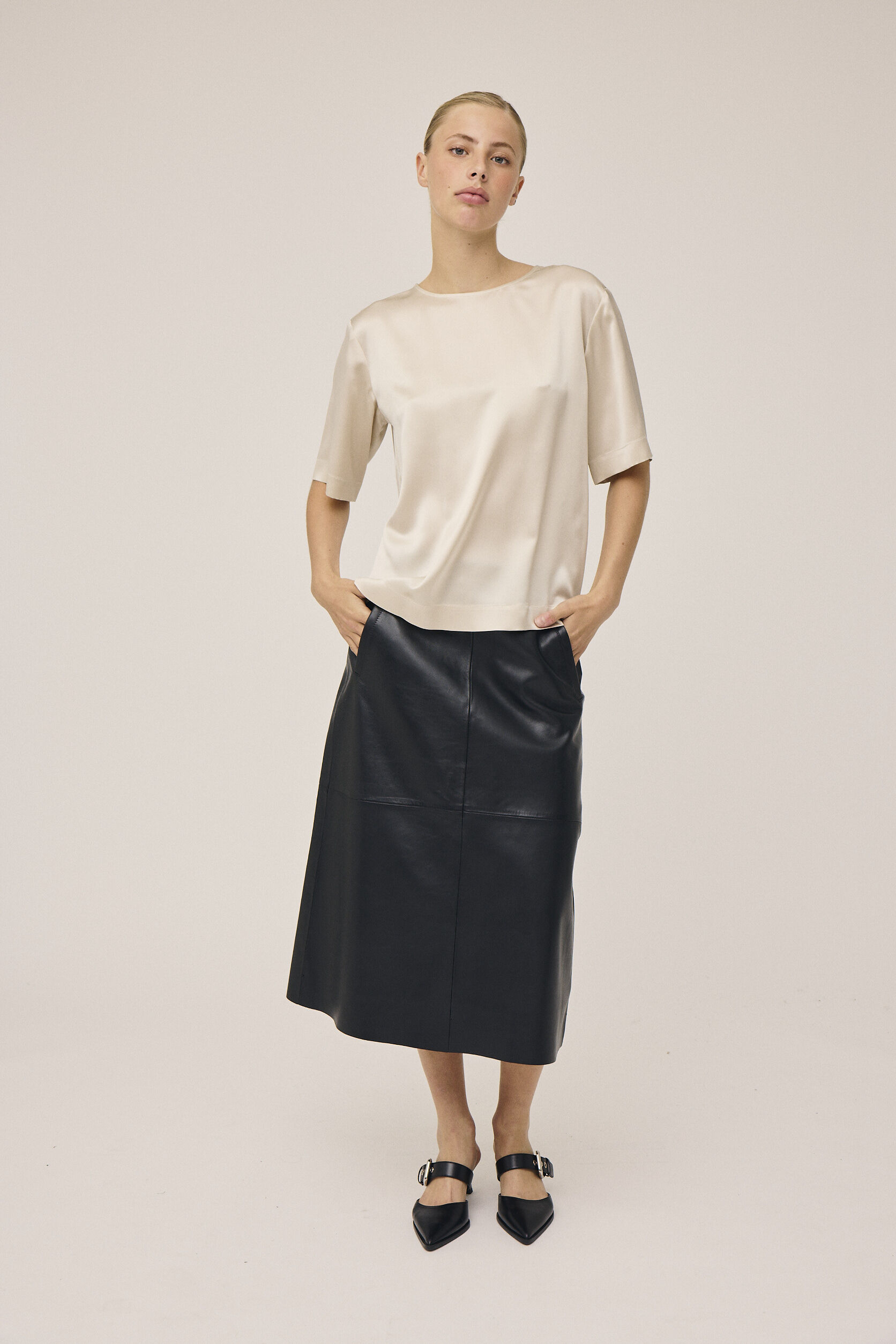 Tana 4 A-formet nederdel - 100% L&aelig;der LWG