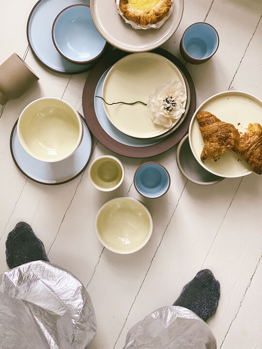 PLATE, MEDIUM, 2 PCS, CLAY IVORY, GLAZE LIGHT YELLOW, 18515I