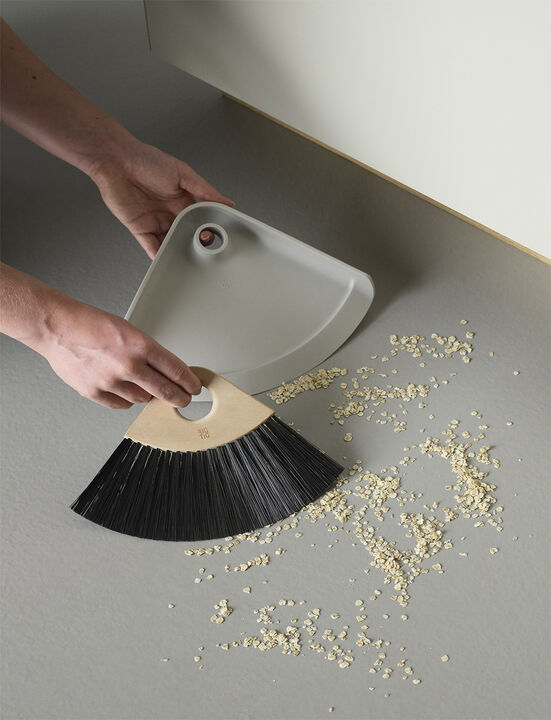 SWEEP-IT feibrett & kost light grey Dustpan and brush for quick and ea