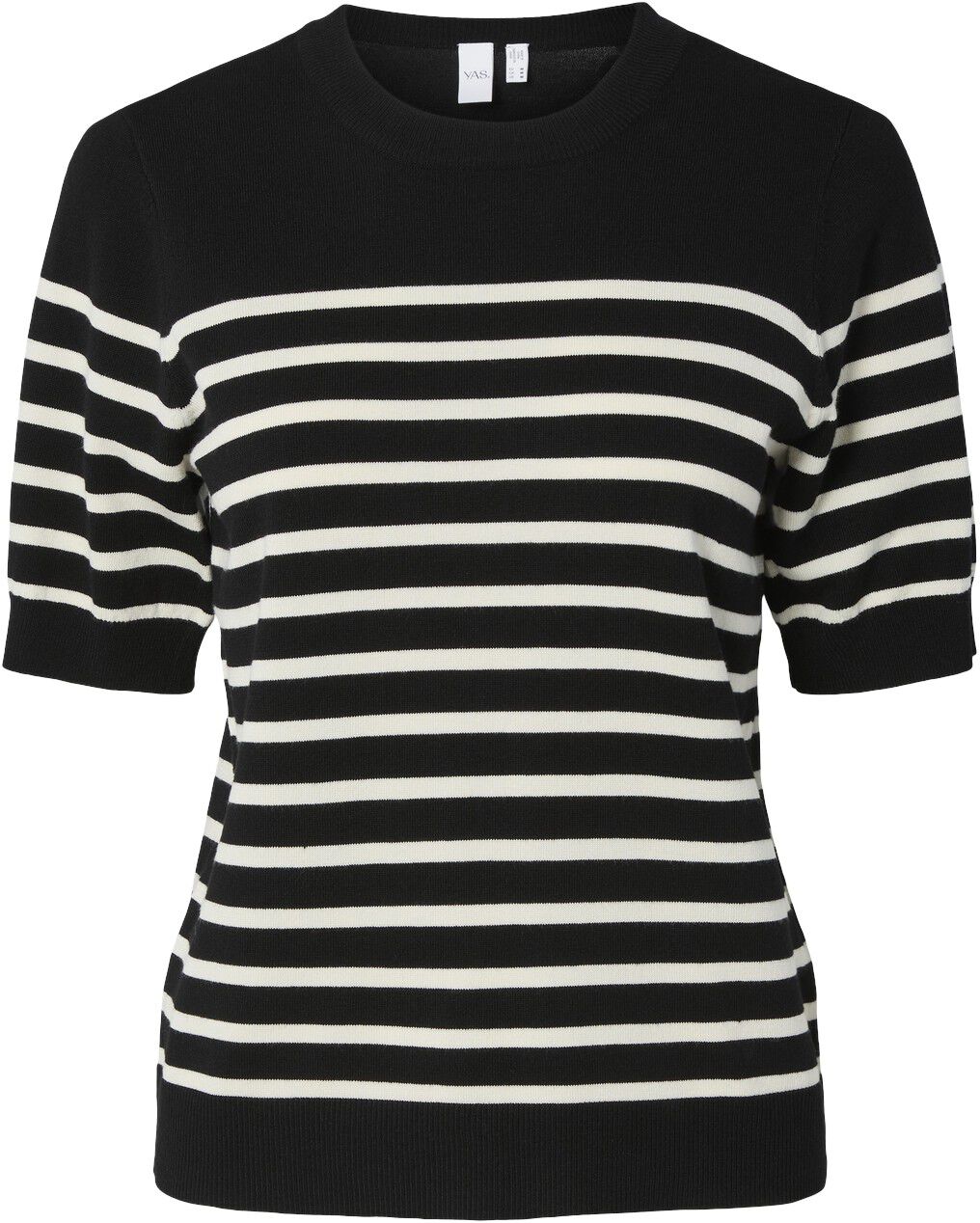 Kortermet strikkegenser