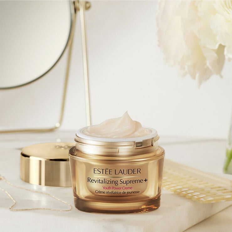Revitalizing Supreme+ Youth Power Crème