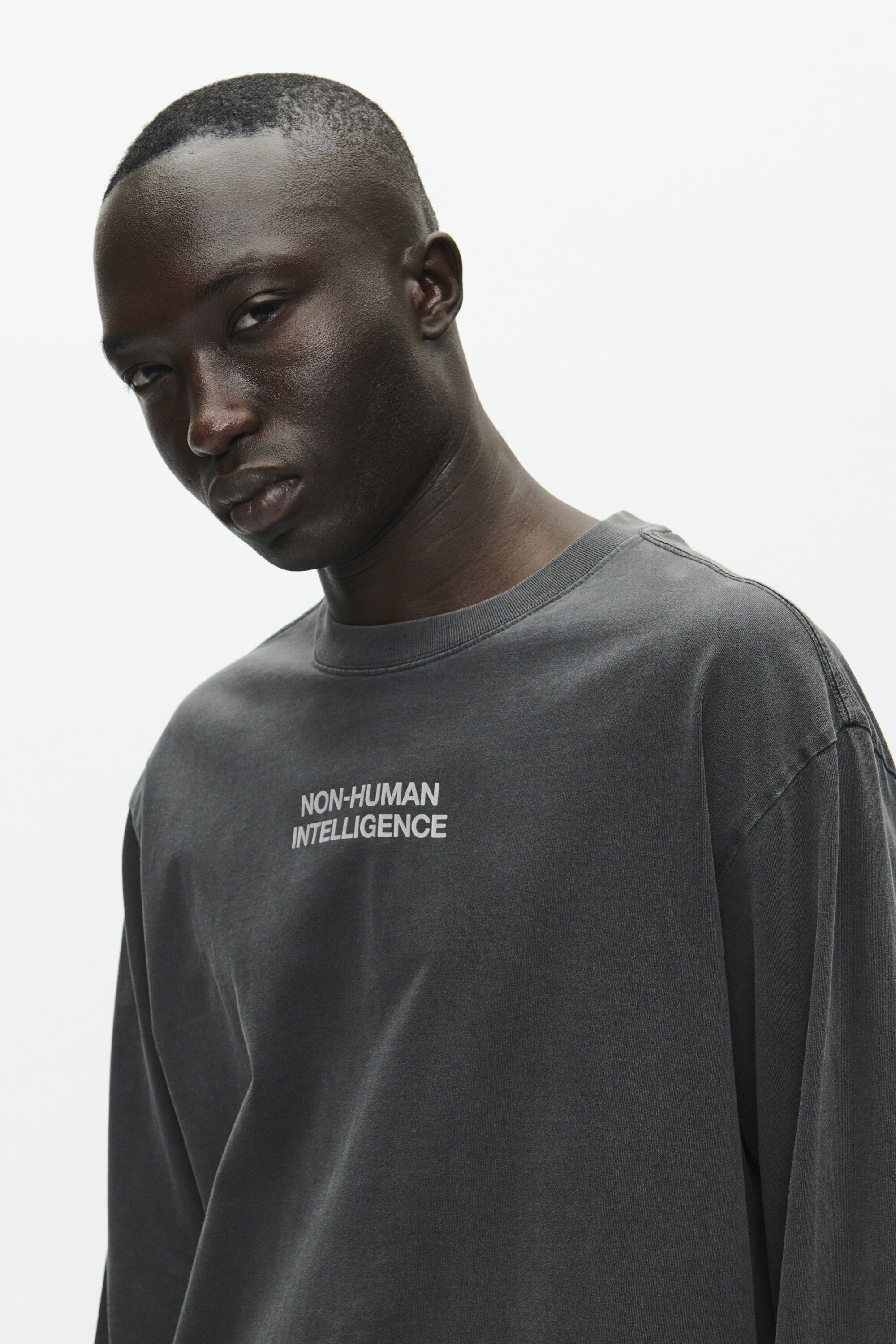 WWRyan x crew neck intel 25207