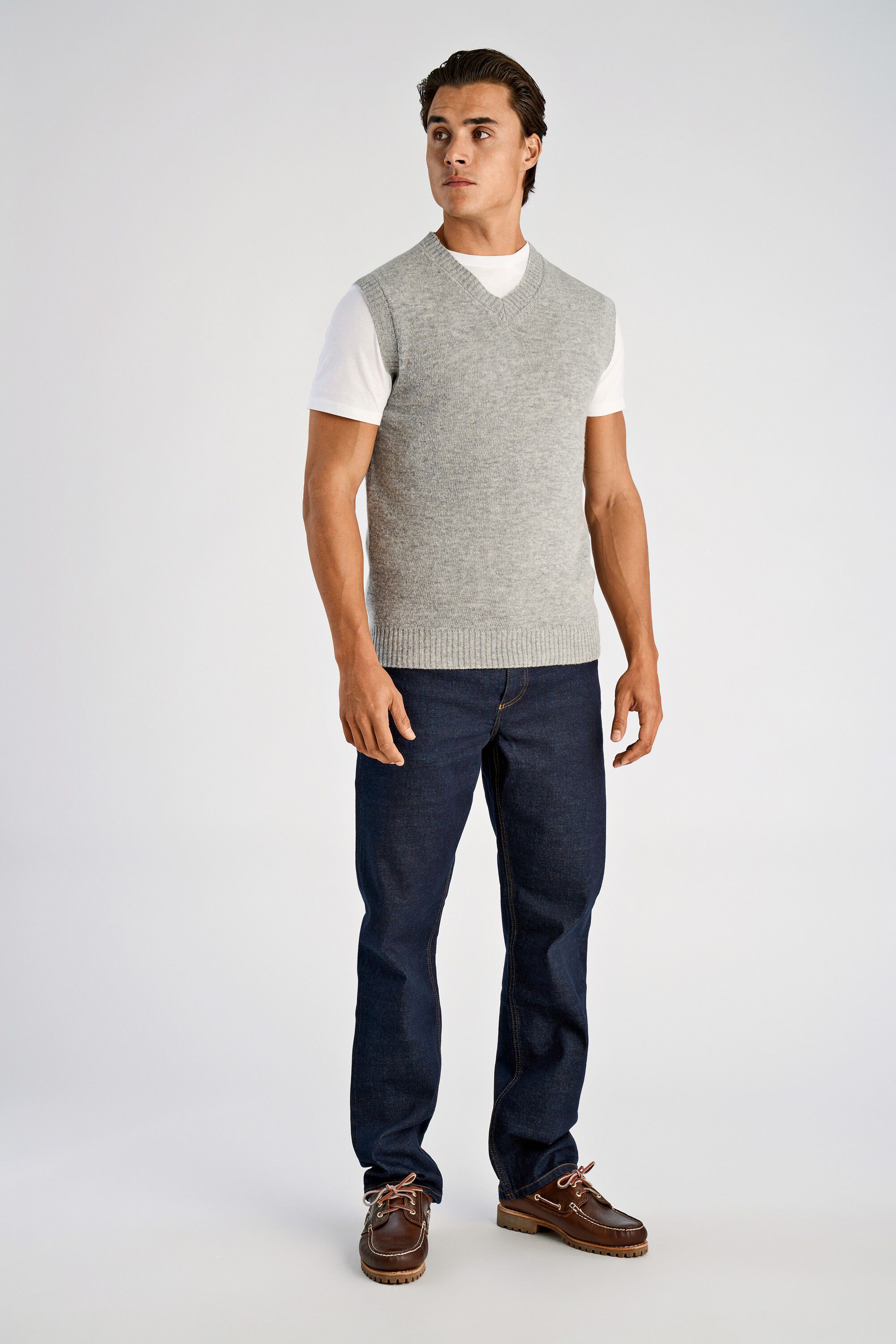 Lambswool v-neck slipover