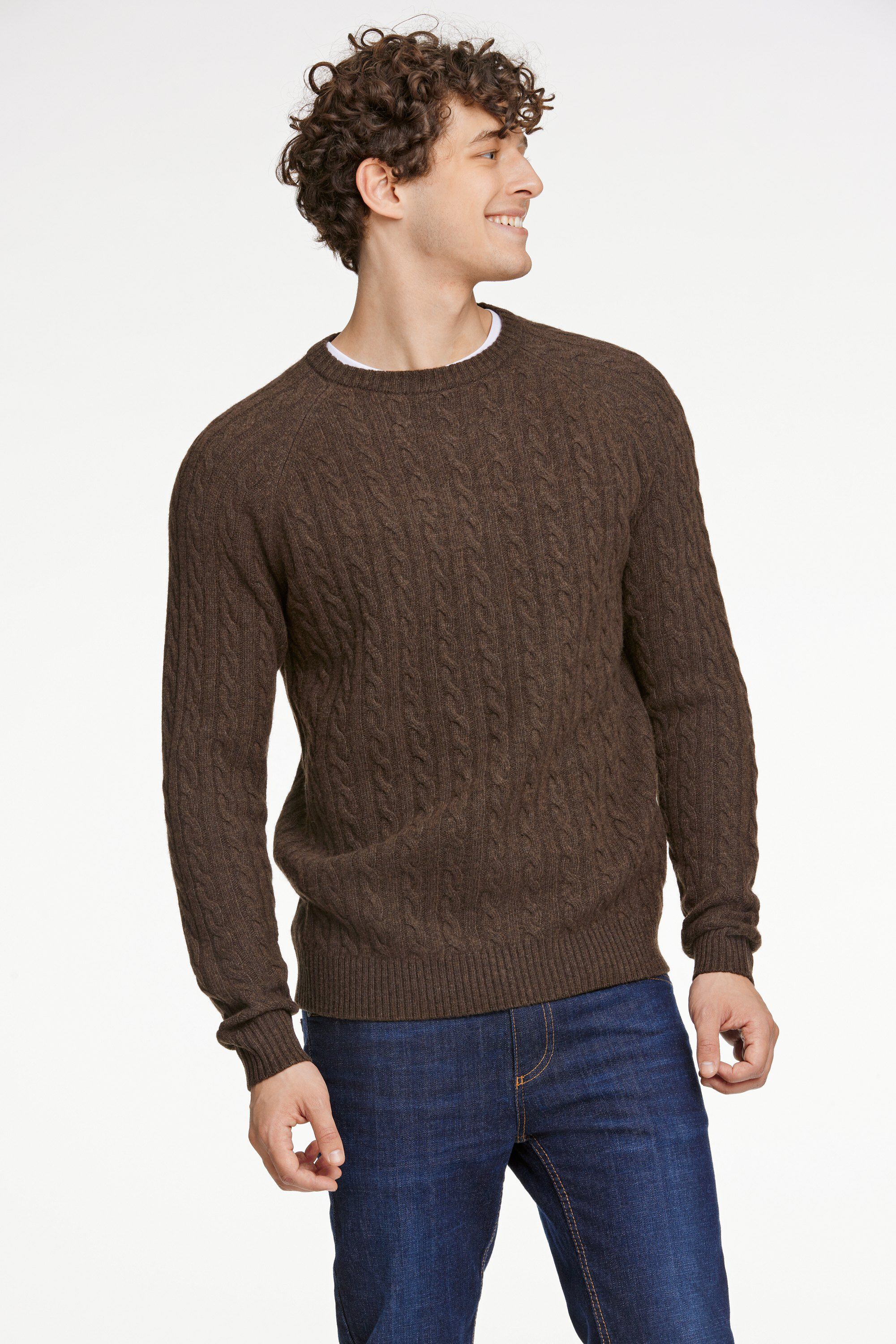 Lambswool raglan cable o-neck