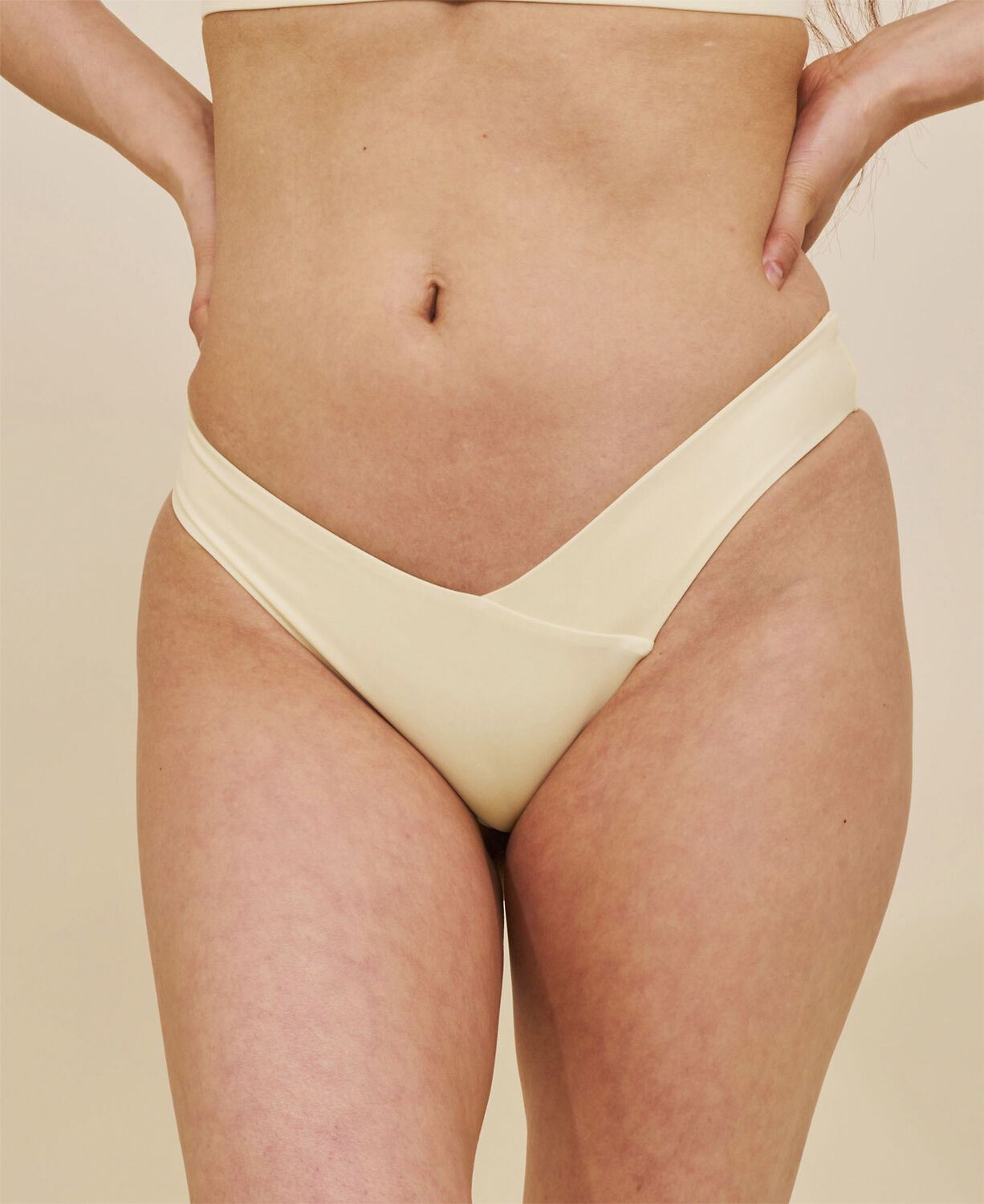 Canggu V-formet bikinitruse