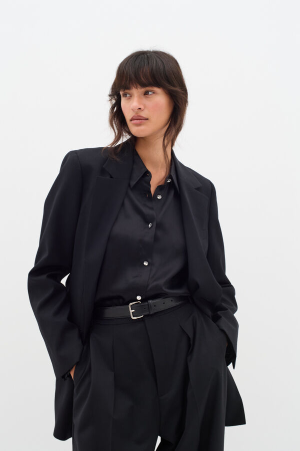 LarinaIW Shirt Premium