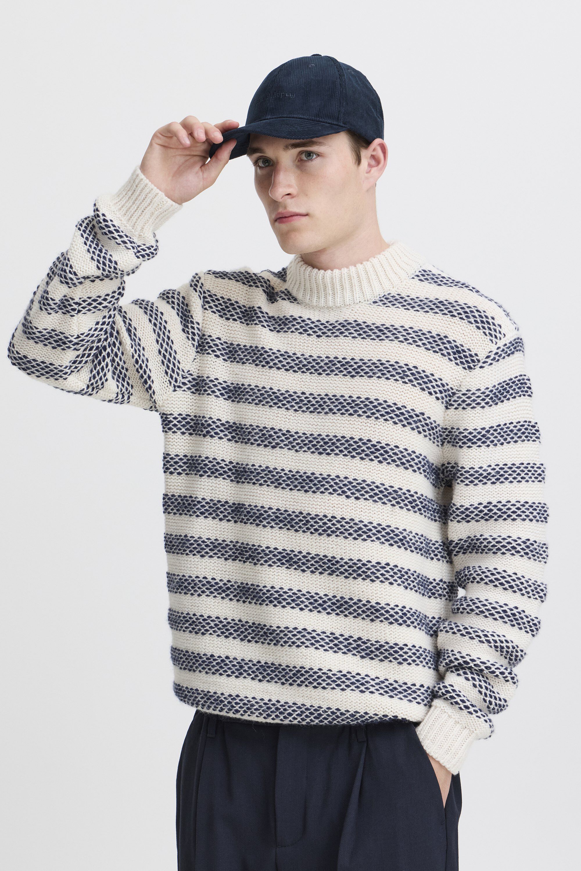 CFASSER CORDUROY CAP WITH EMBR