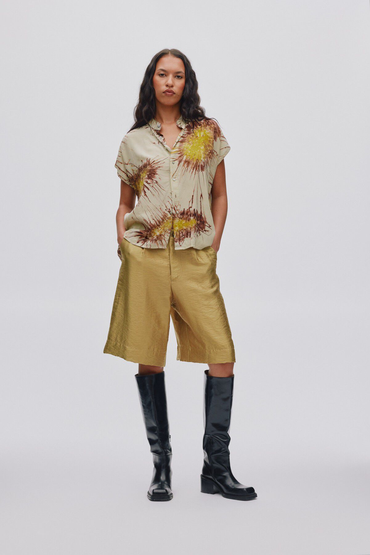 Woven gold shorts - Feliza