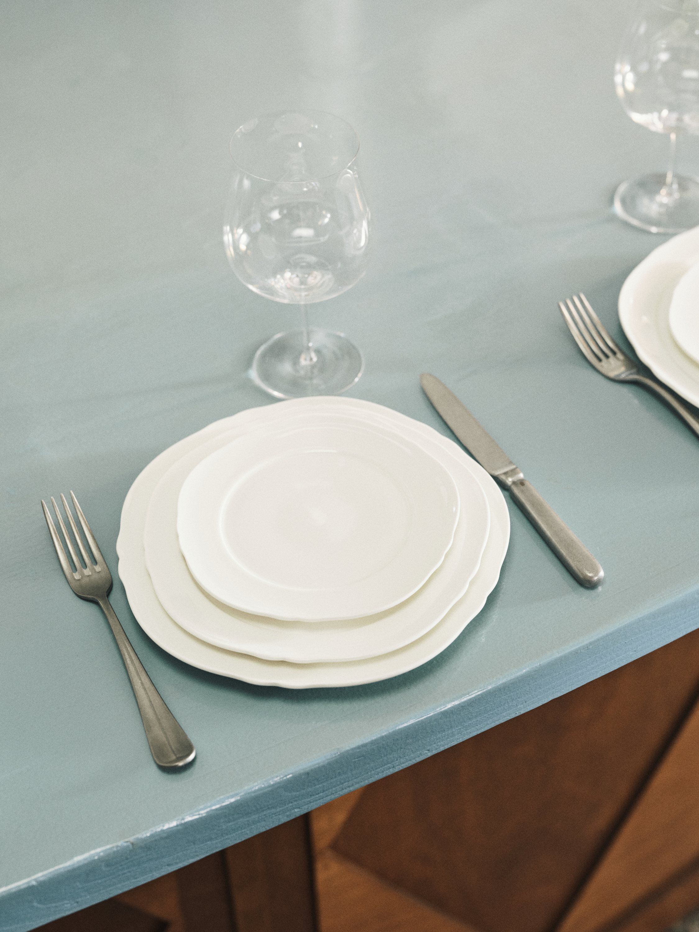 DINNER PLATE 01 WHITE SILHOUETTE