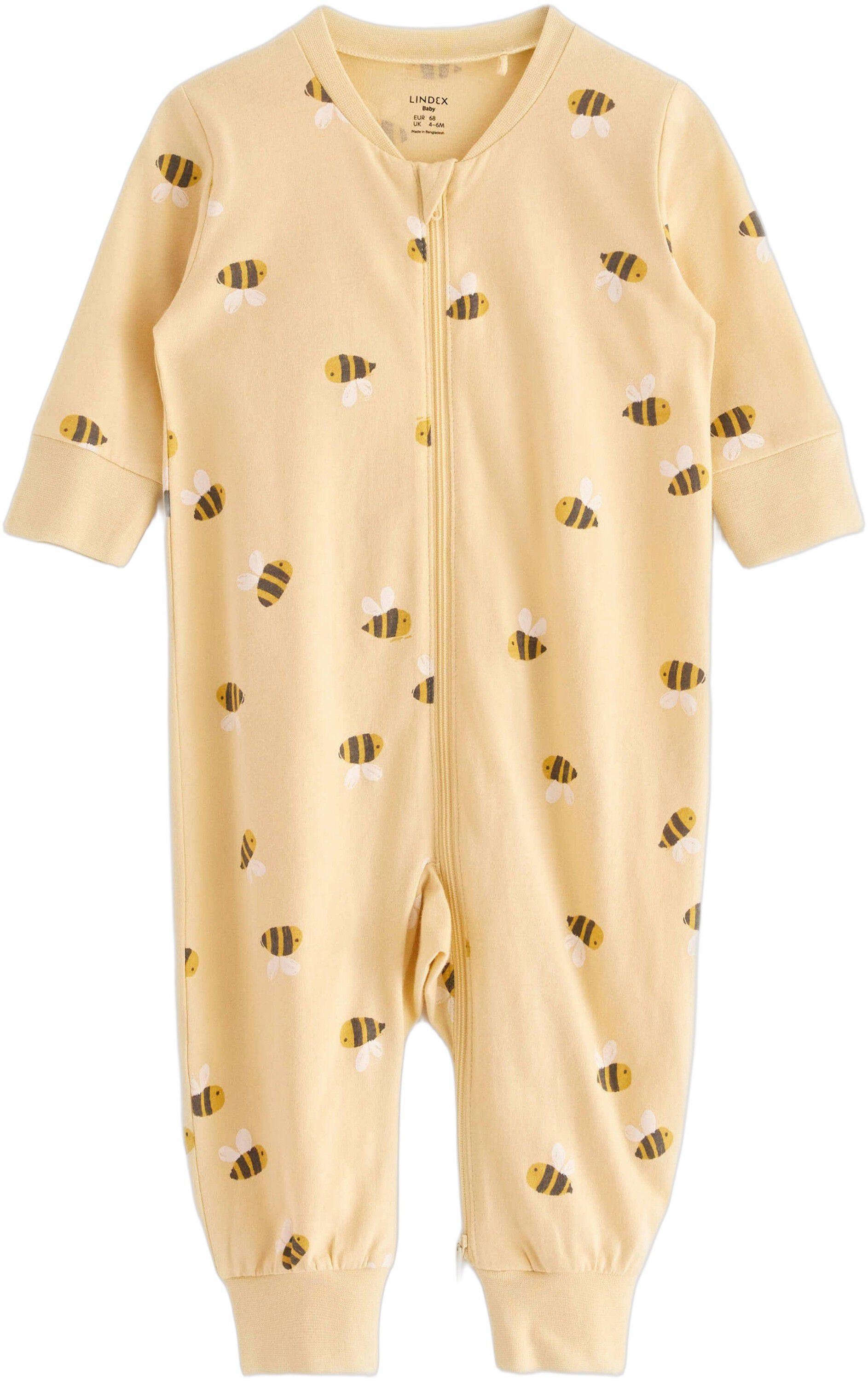 Soft, cosy pyjamas in cotton with l