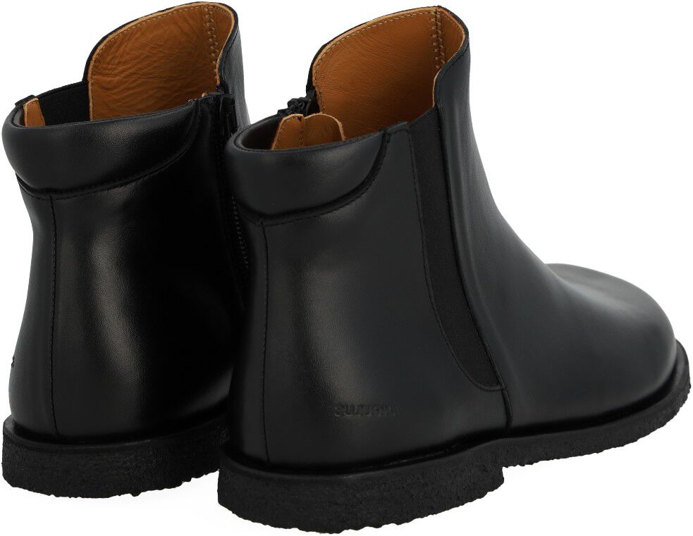 St&oslash;vle med lavt skaft med rummelig