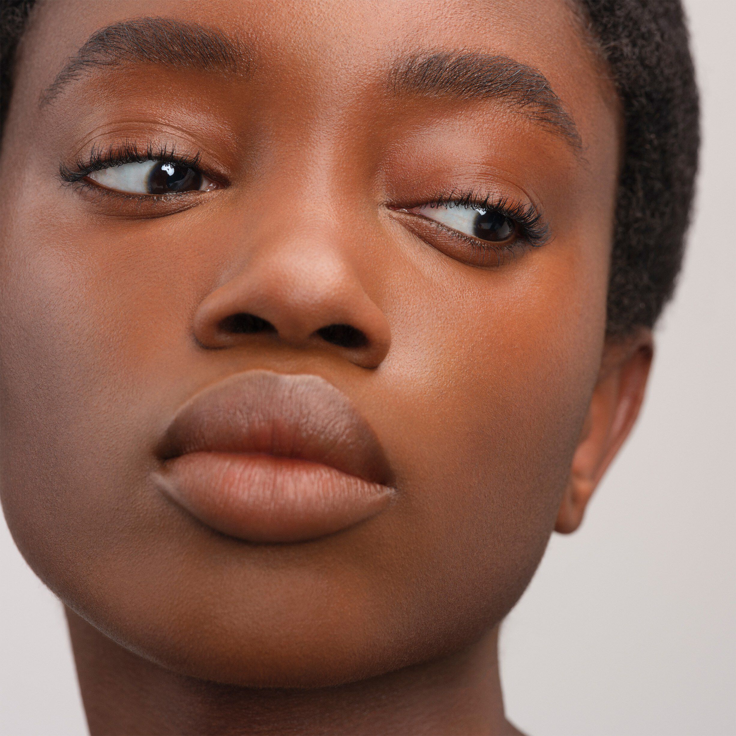 Prada Conceal Concealer - DW8