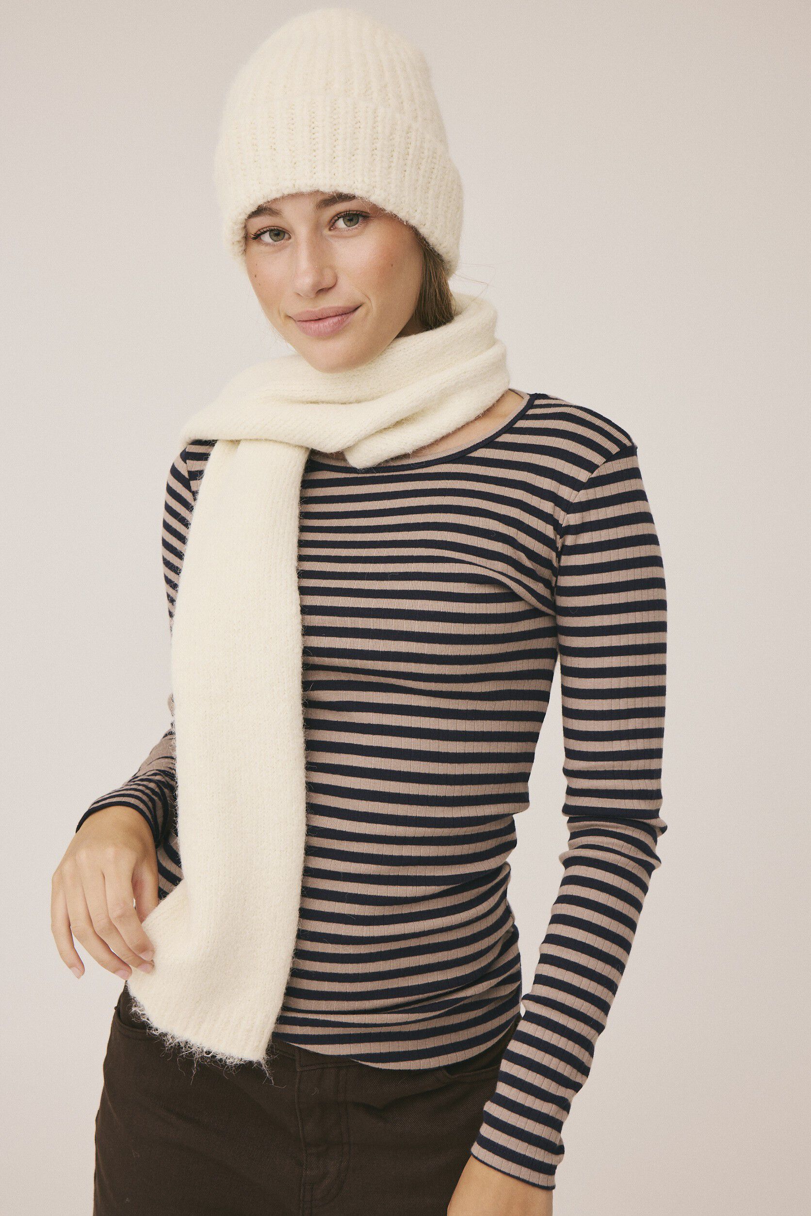 Evelyn 7 GRS Scarf