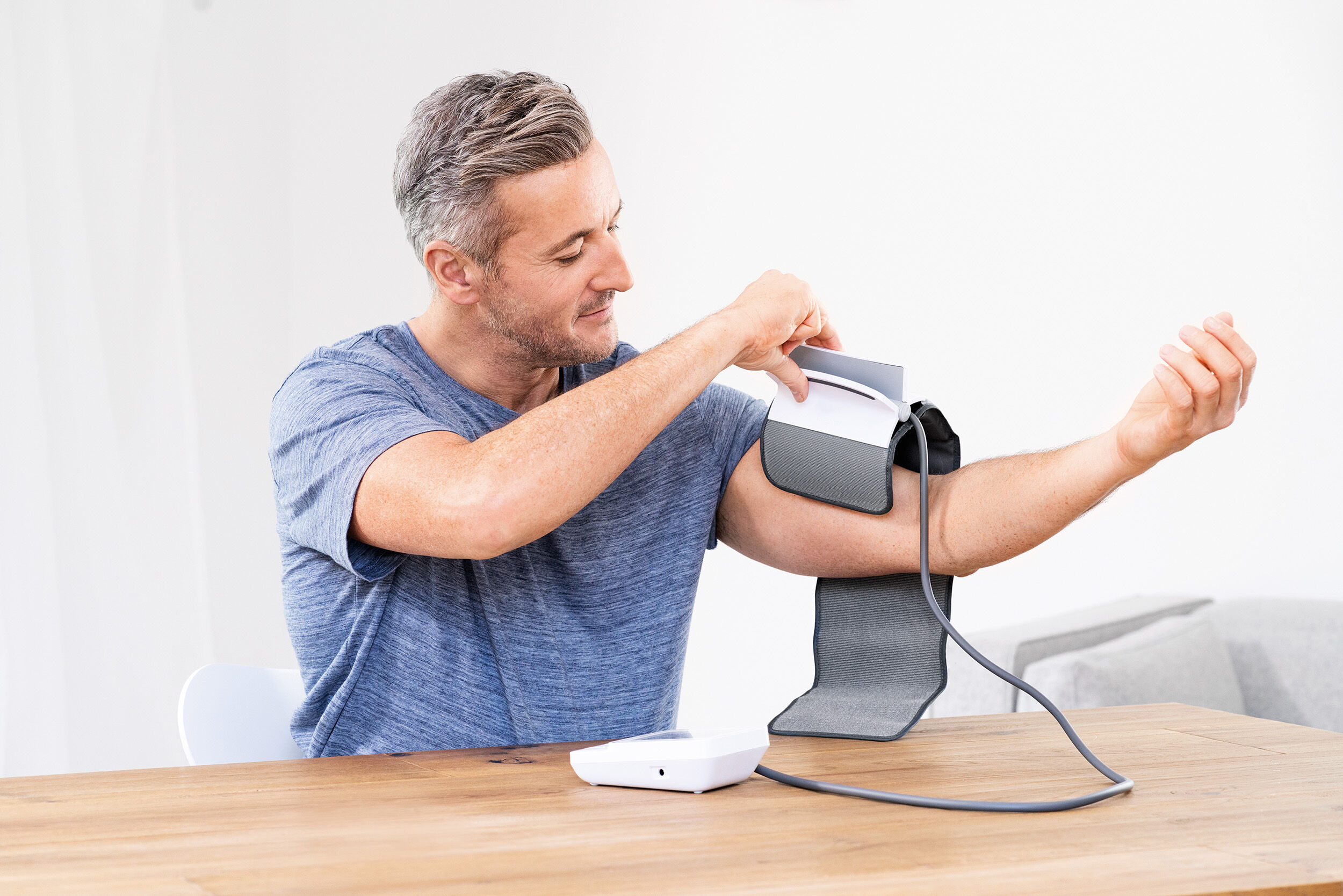 Blodtrykksm&aring;ler easyClip til overarmen BM 51