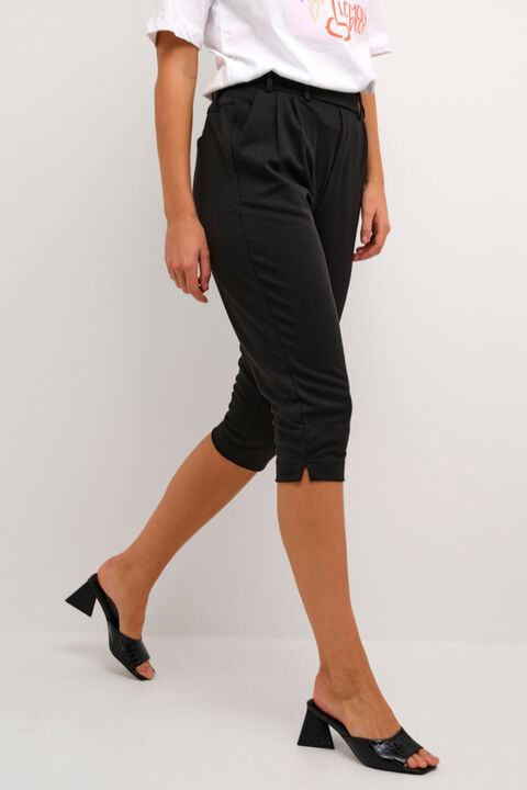 KAjenny Capri Pants