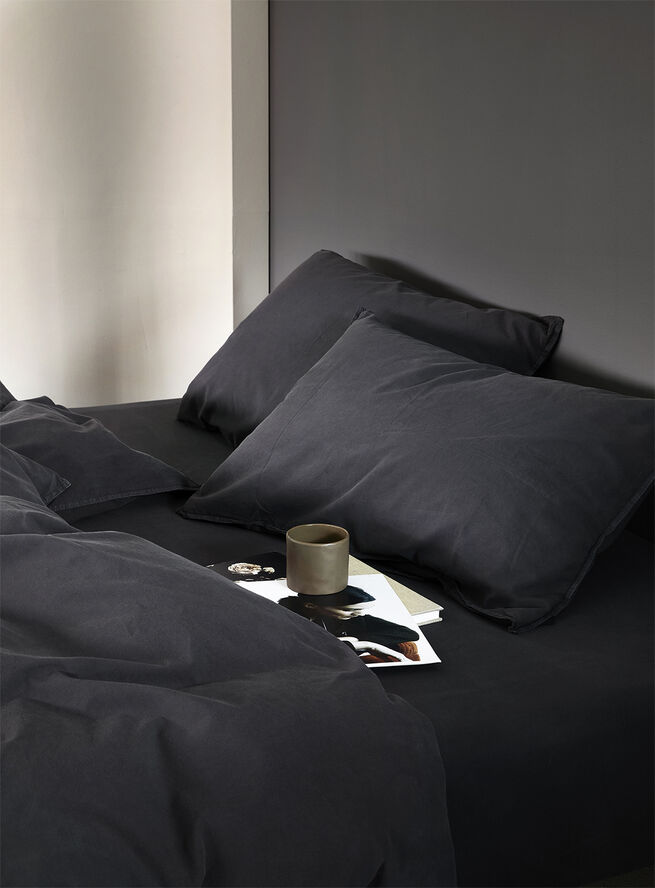 Frøya økologisk pudebetræk dæmpet sort