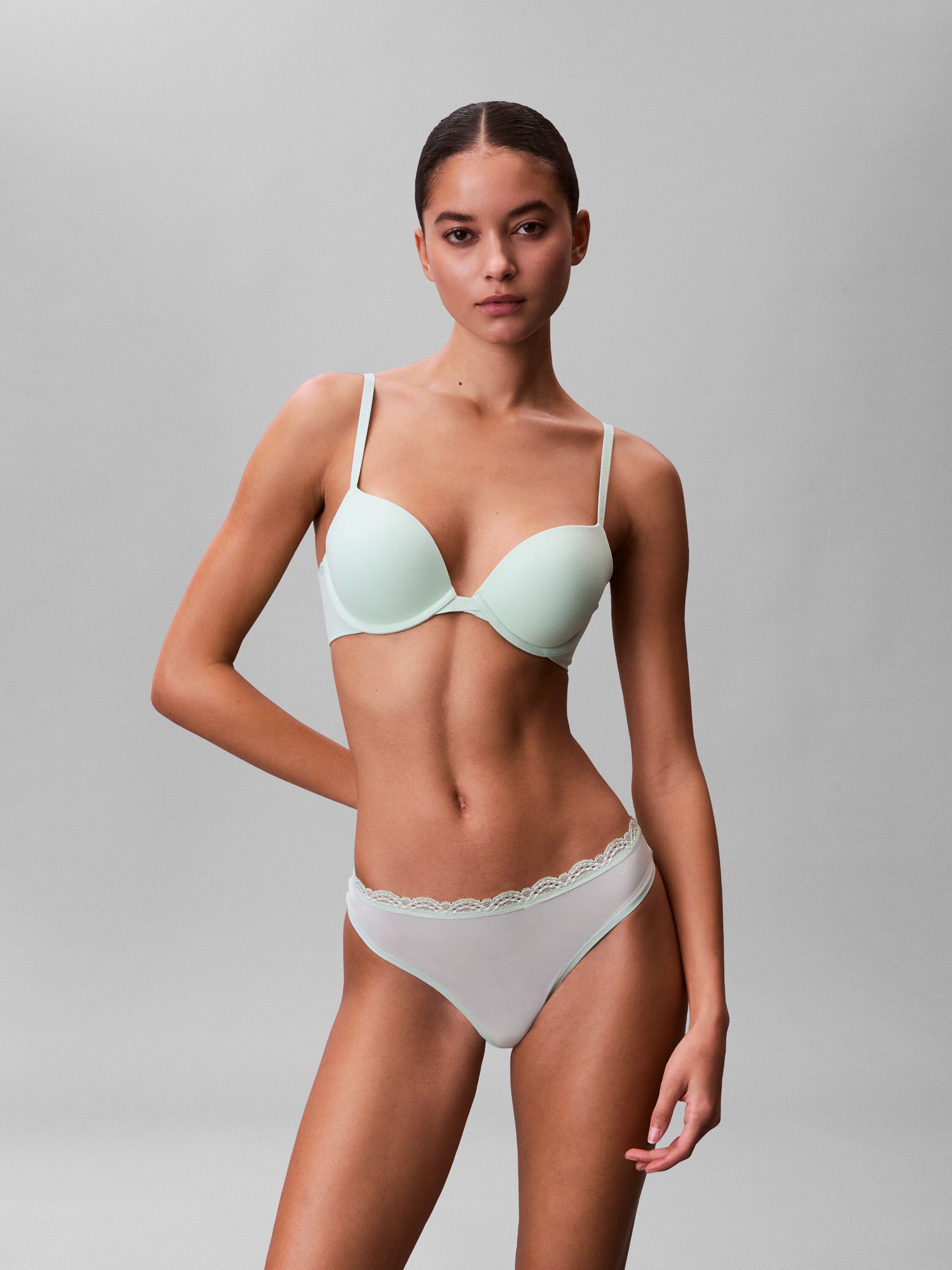 PUSH UP PLUNGE