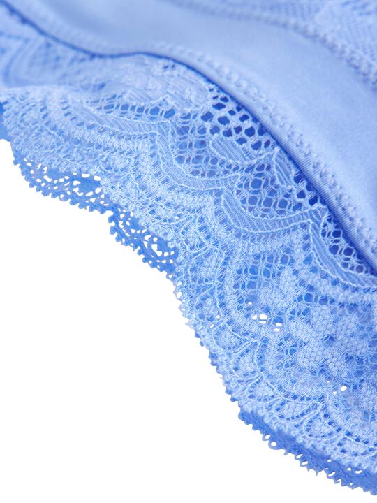 Brasilianske truser i blonder