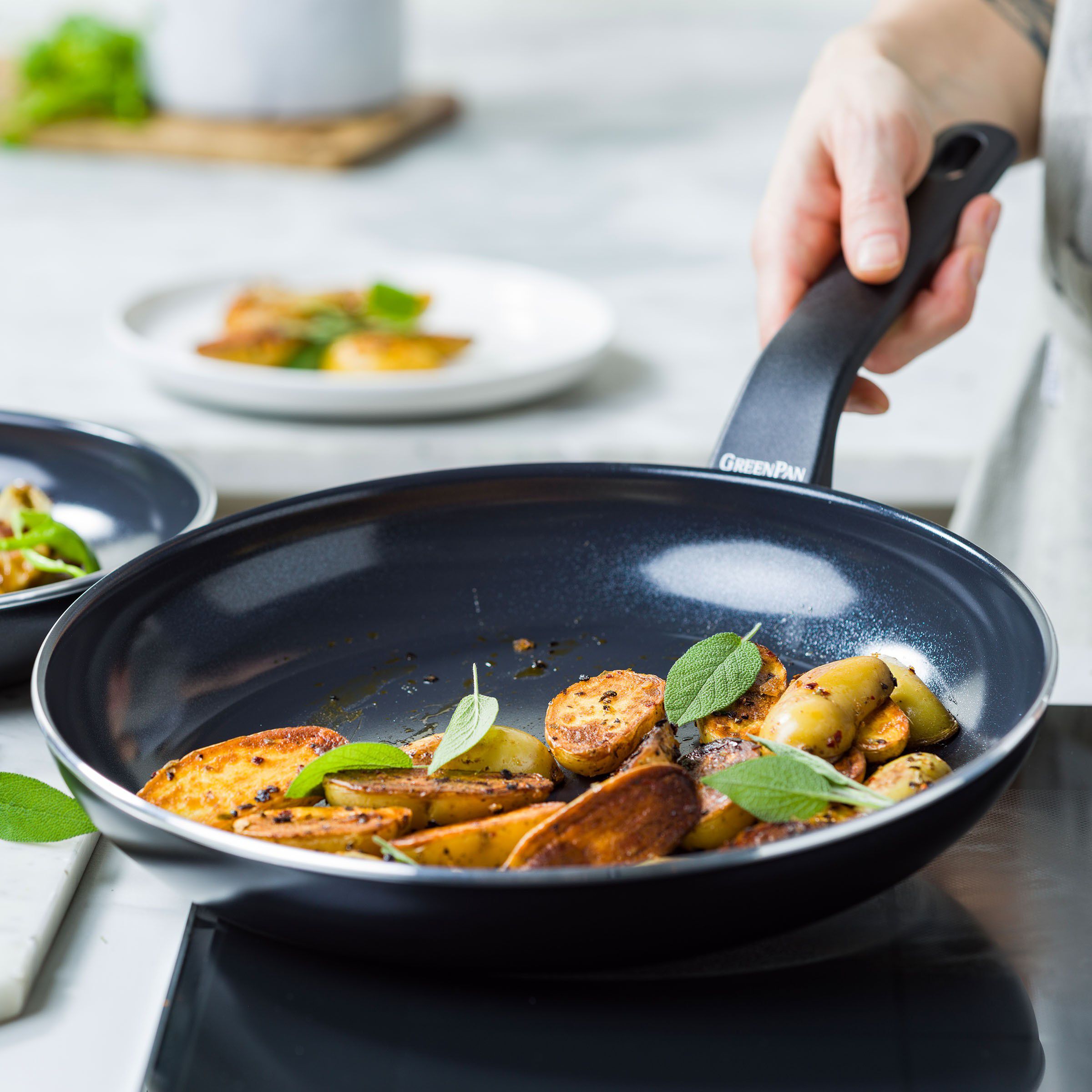 GP-ESSEN FBl Alu Perf-ind opn fry 20cm