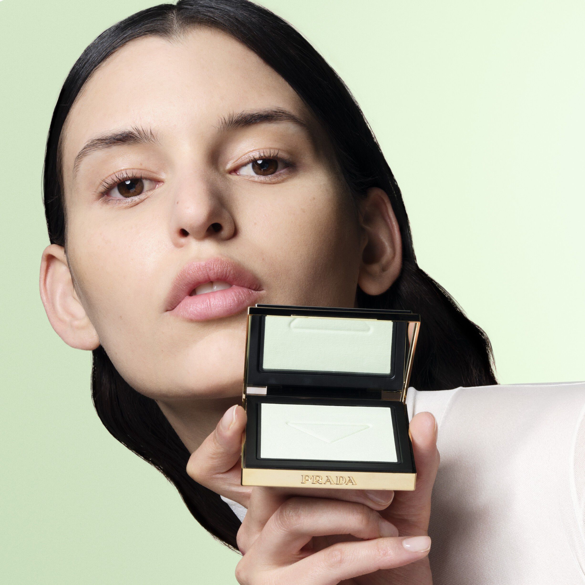 PR PRADA POWDER 6. 8GR 00 REFILL