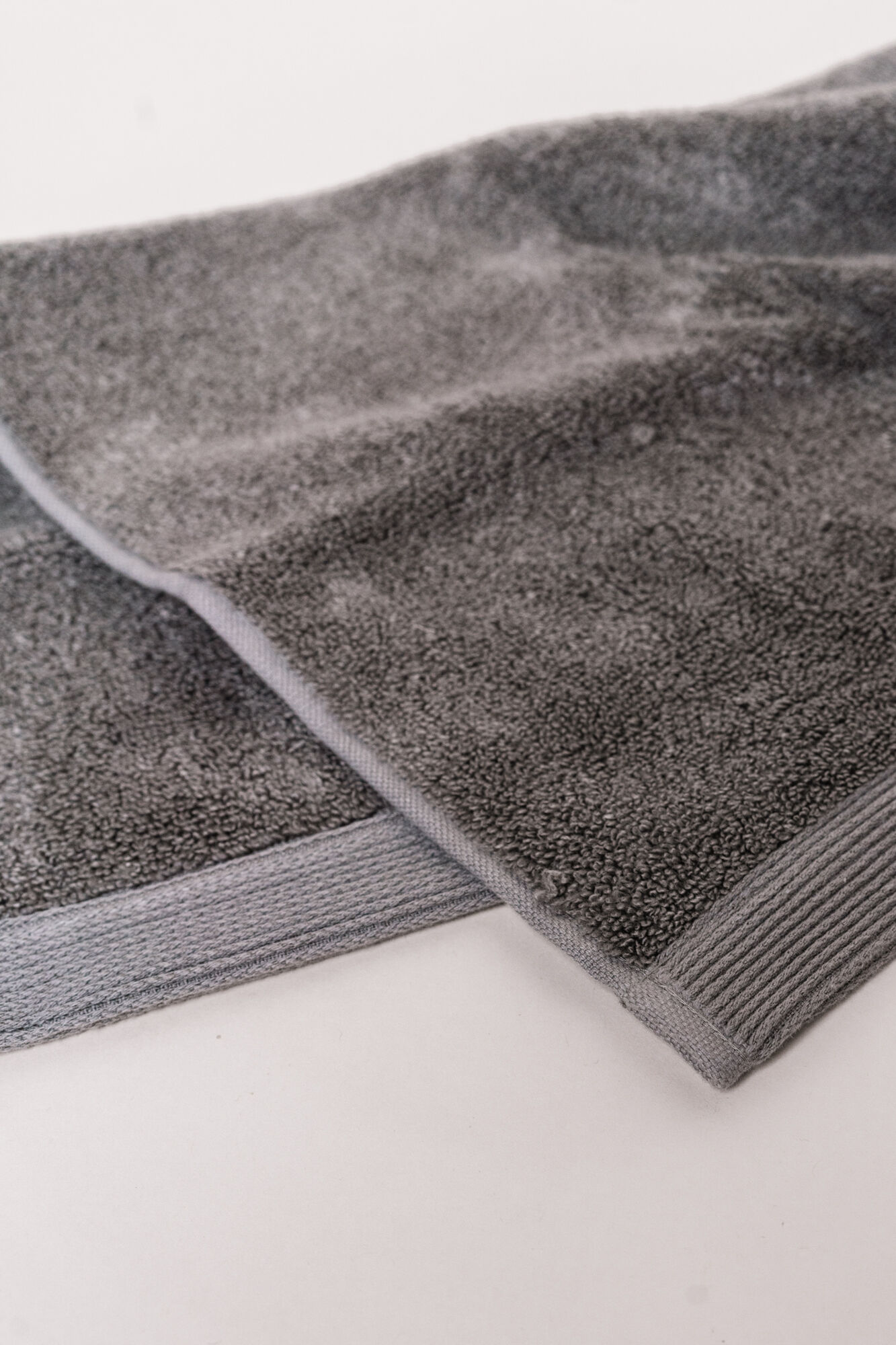 Hotel & spa h&aring;ndkl&aelig;de steeple grey