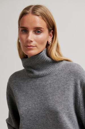 Alpha Knit T-Neck