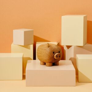 Pig, Basse