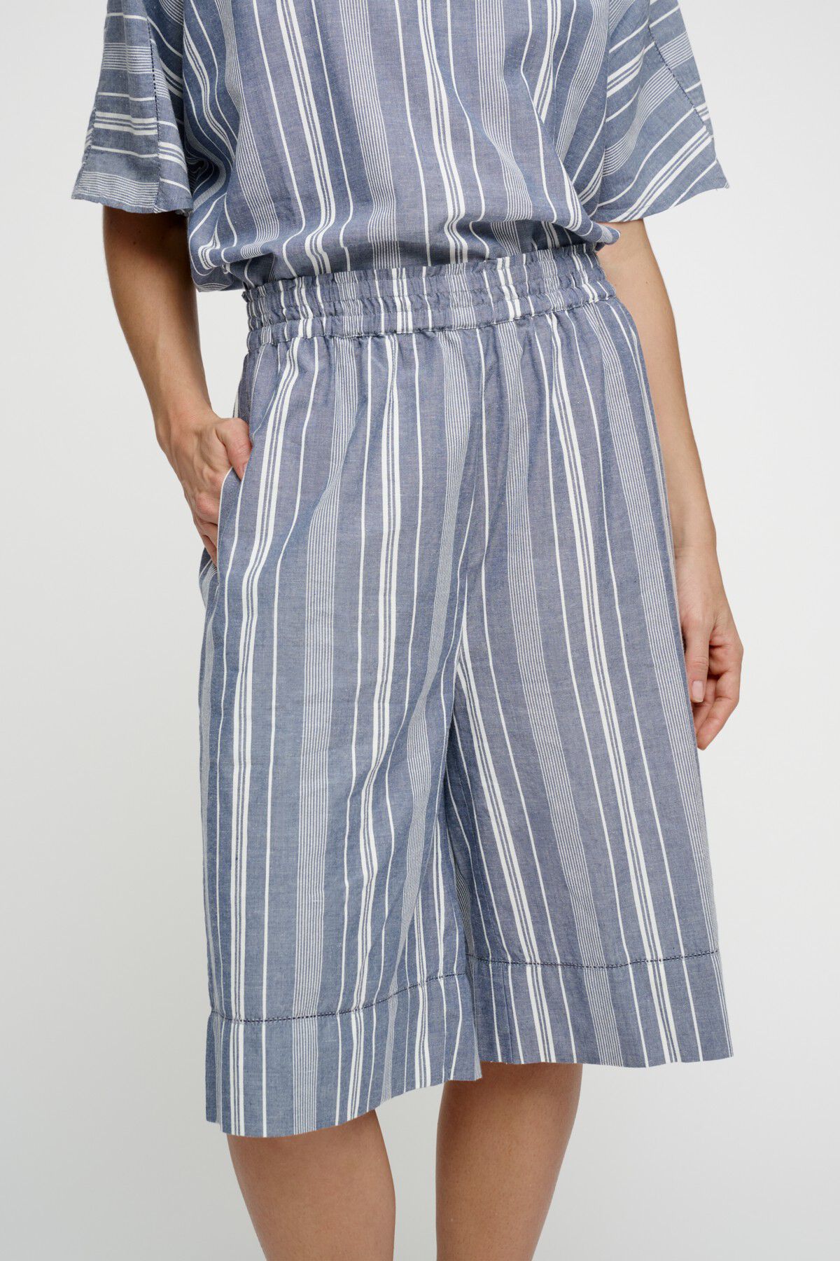breeze shorts stripe