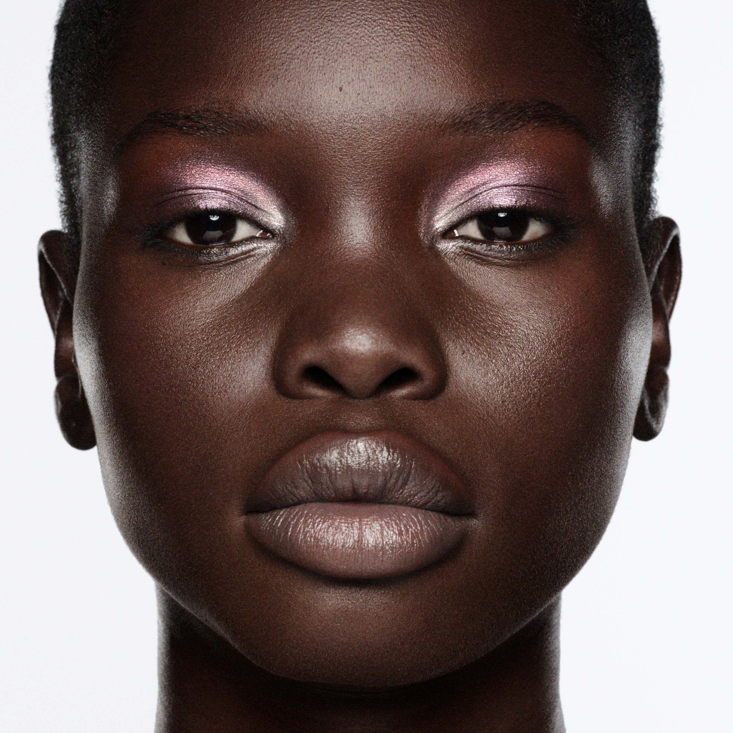Byredo Vesuvio Palette Ombres &agrave; Paupi&egrave;res 18 Couleurs Eyesha
