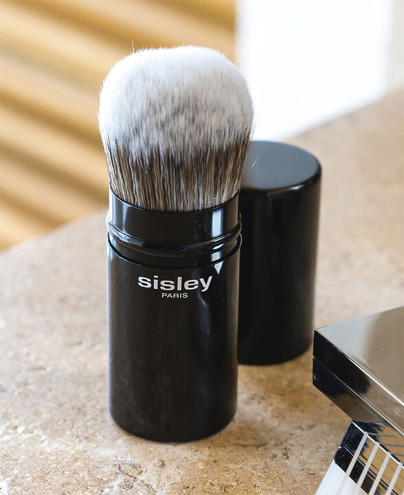 Kabuki Brush