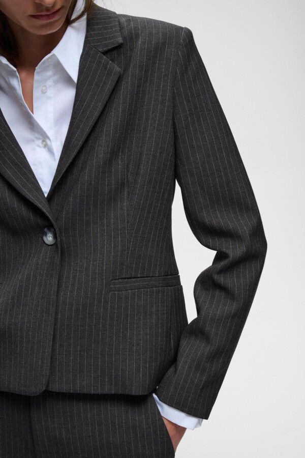 YuktaIW Pinstripe Blazer