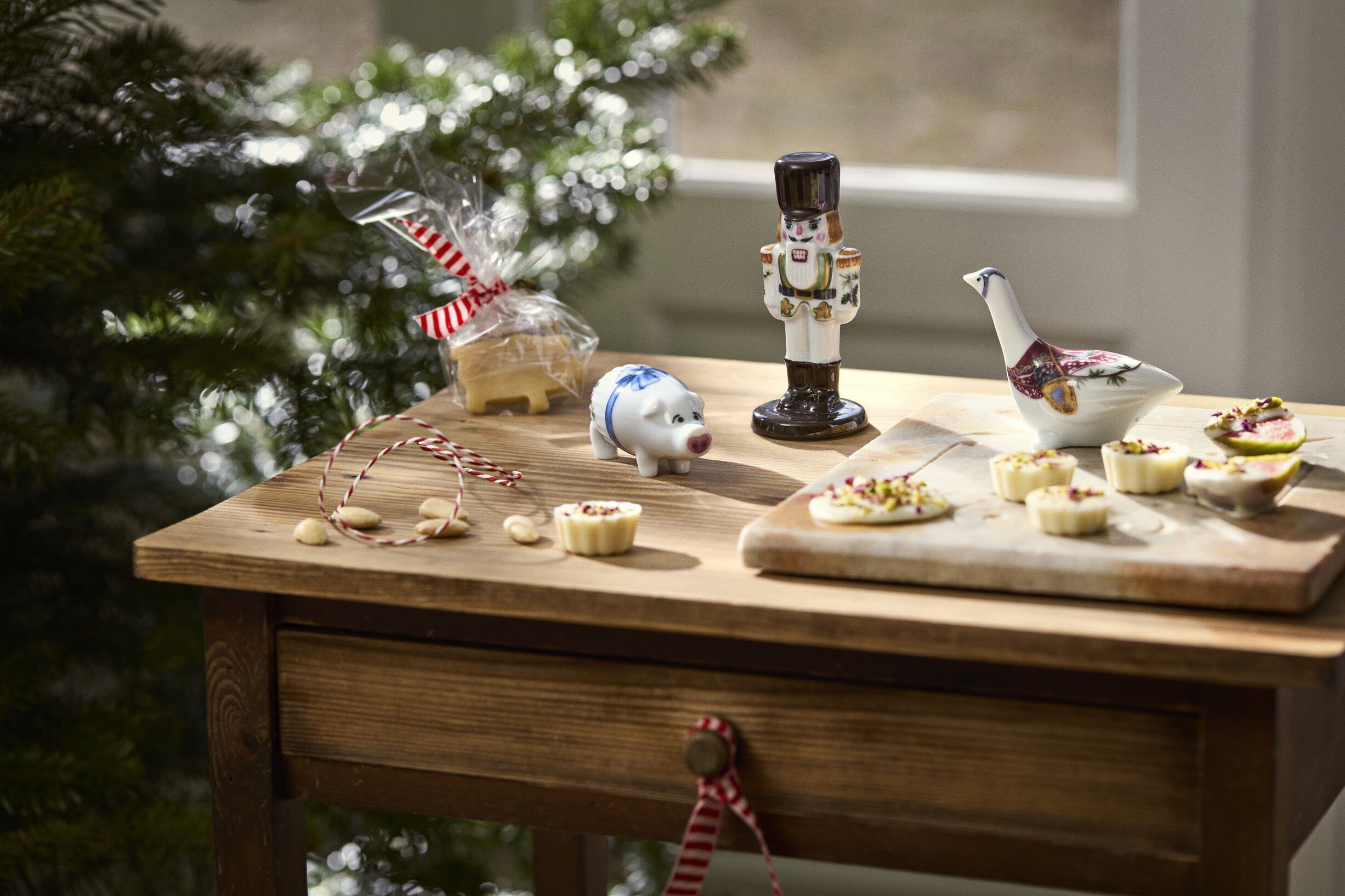 Hammersh&oslash;i Christmas G&aring;s H8 cm hvid m. deko