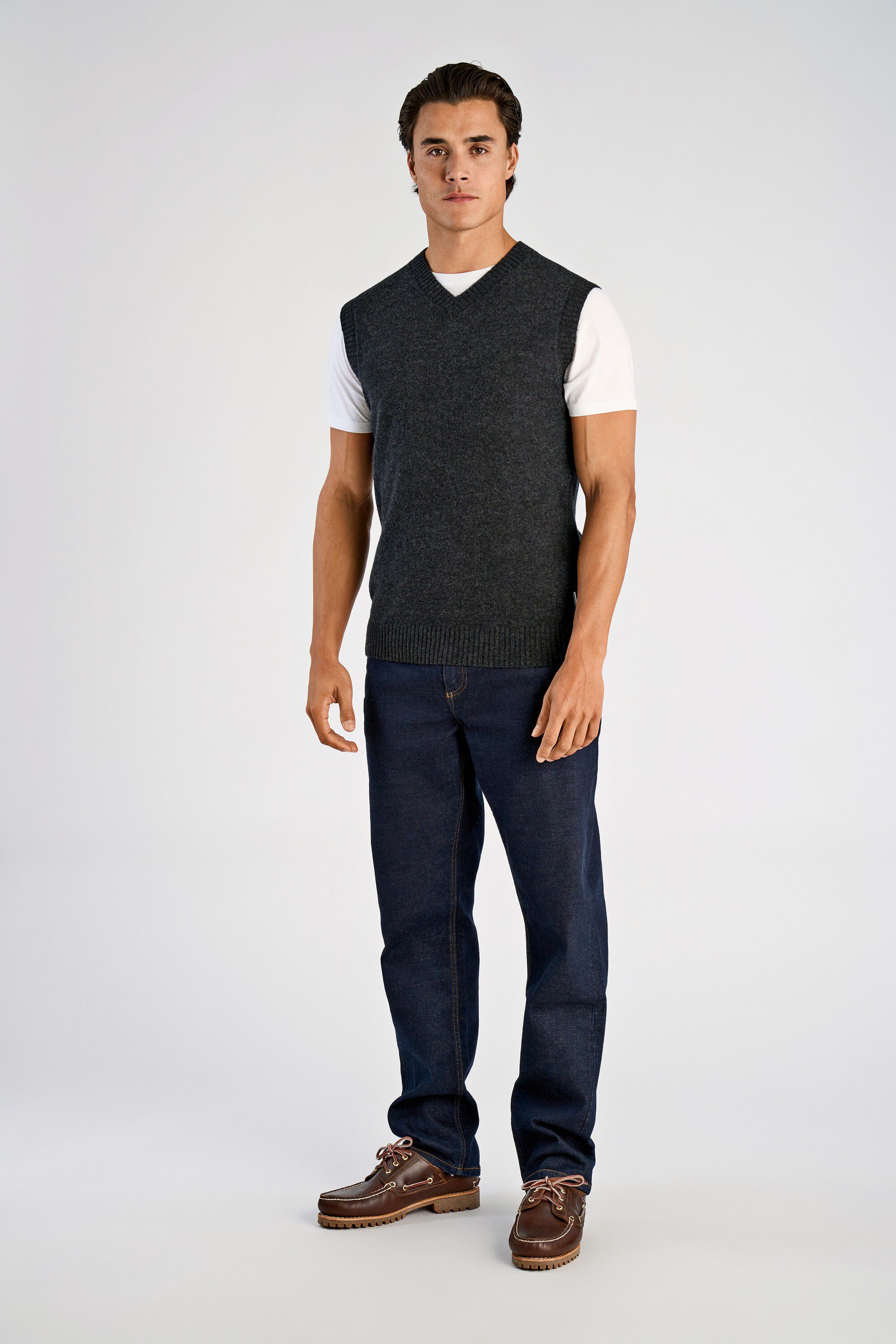 Lambswool v-neck slipover
