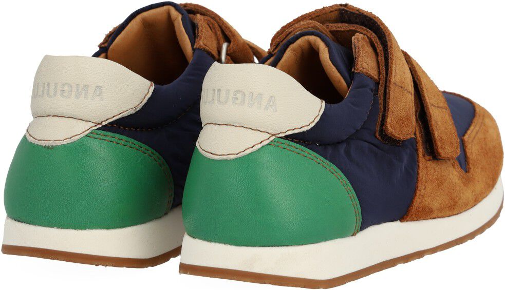 Running style sneaker