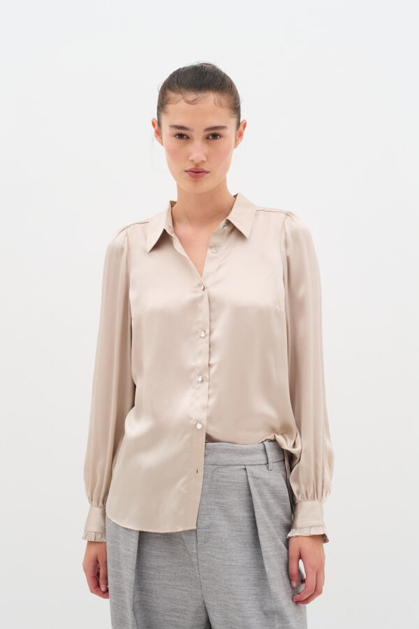 LarinaIW Shirt Premium